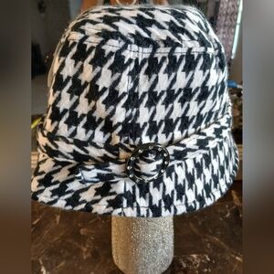 Elegant Houndstooth Women's Hat with Buckle
